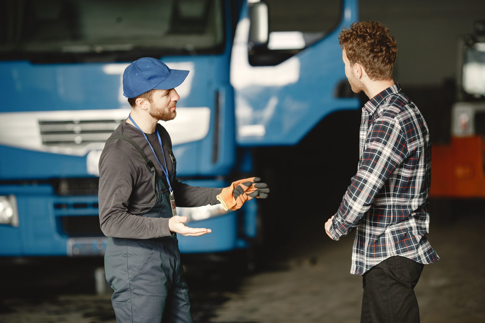 When Should You Opt for Commercial Vehicle Towing Services?